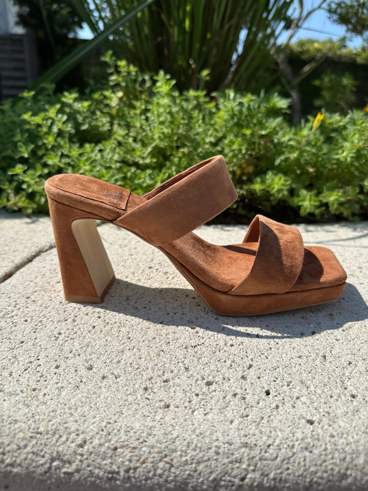 Danity Heel - Tan Suede