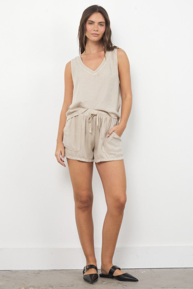 Oak Bark Lyric Short