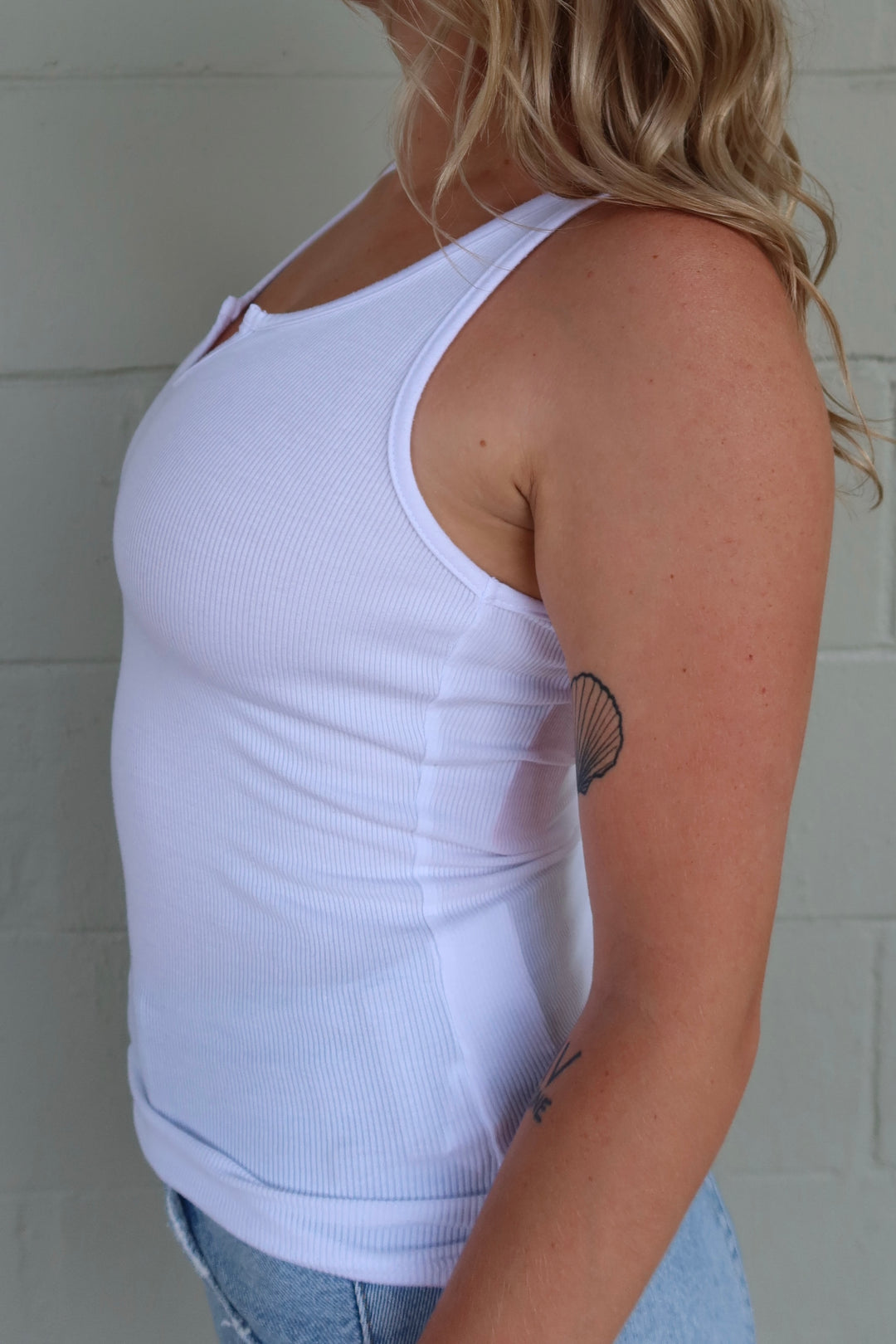 Notch Rib Tank - White