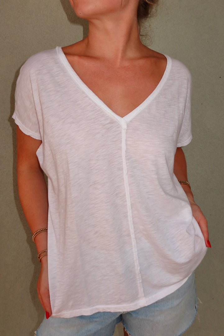 Lizzy V-Neck Tee