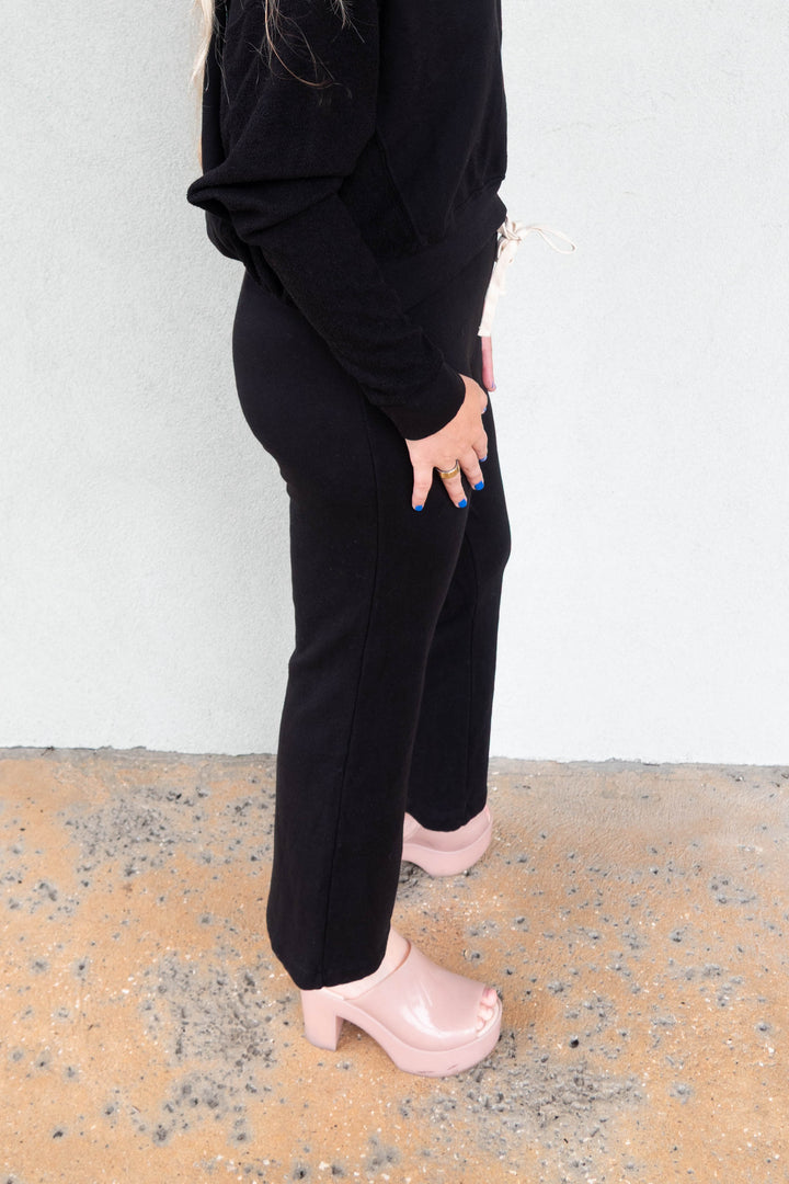 Ariana Pant - Black