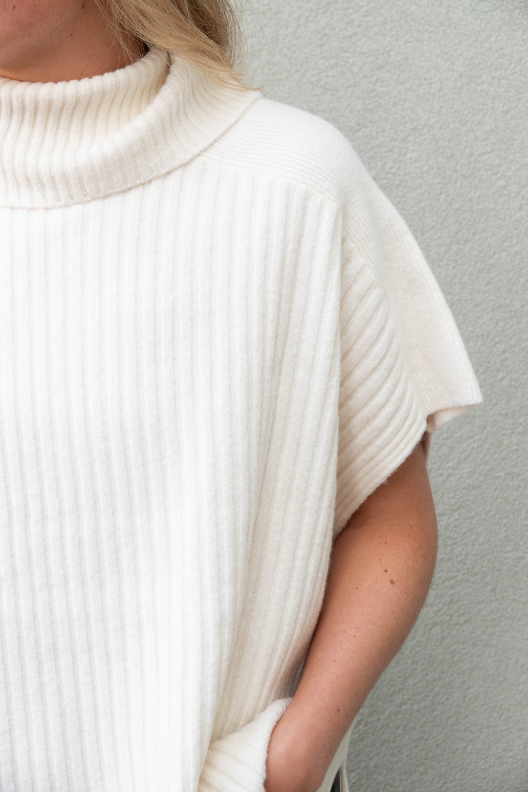 Adelyn Turtleneck Pocho Sweater - Coconut Milk