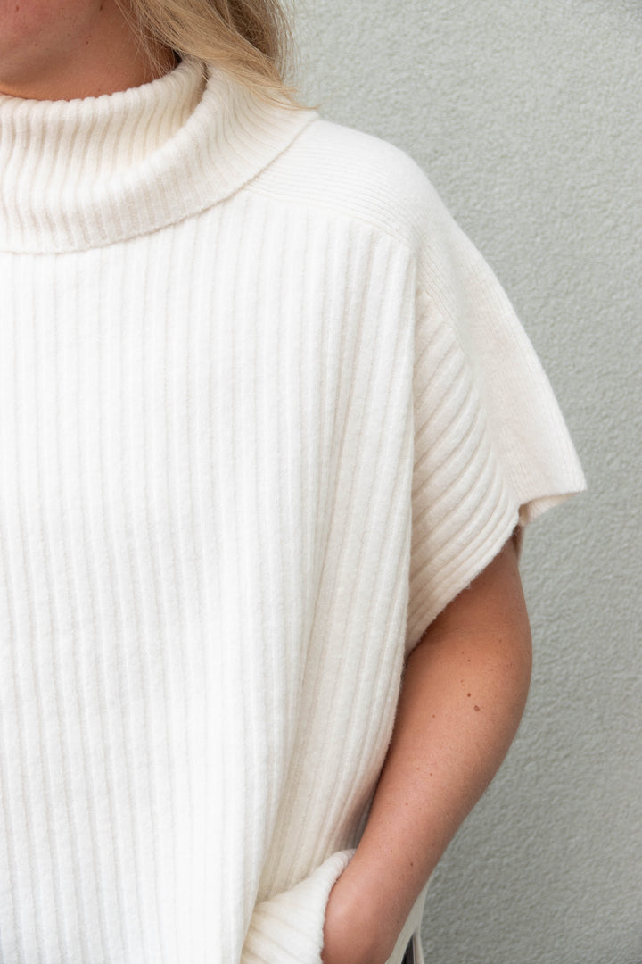 Adelyn Turtleneck Pocho Sweater - Coconut Milk