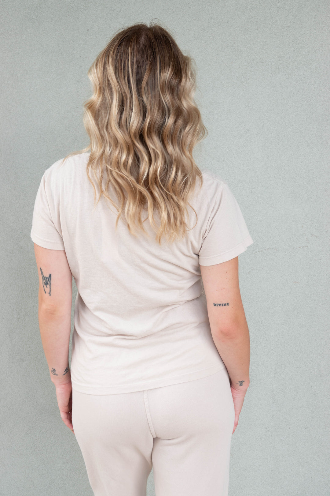 Hendrix Boxy V Neck Tee - Whitecap Grey