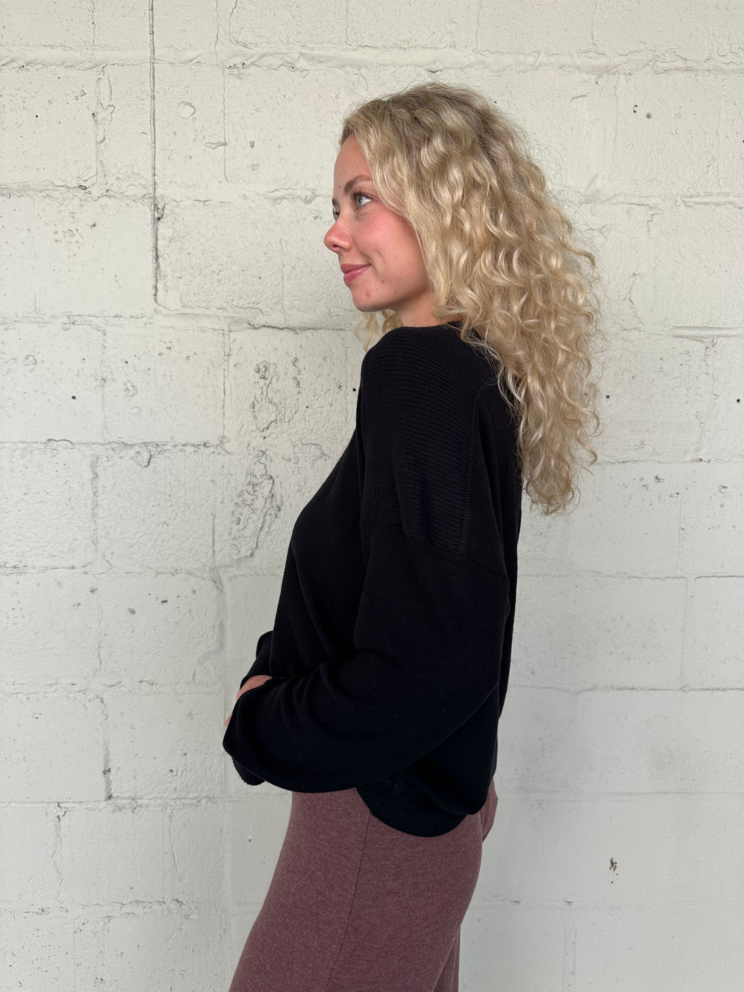 Marty Crew Neck Pullover - Black