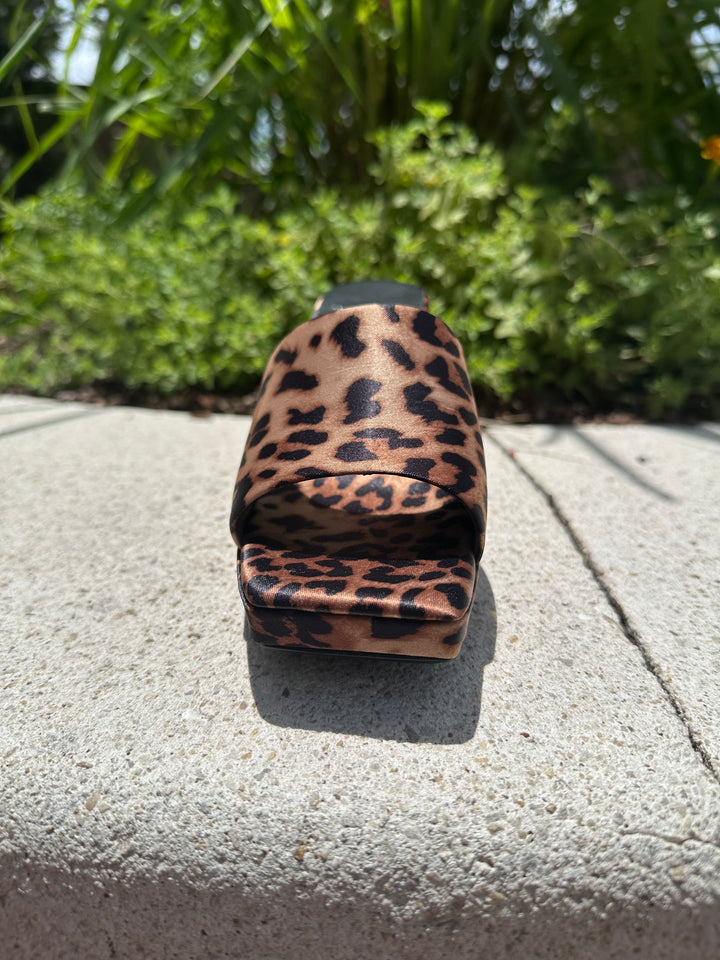 Dress-Code Heel - Beige Black Cheetah Satin