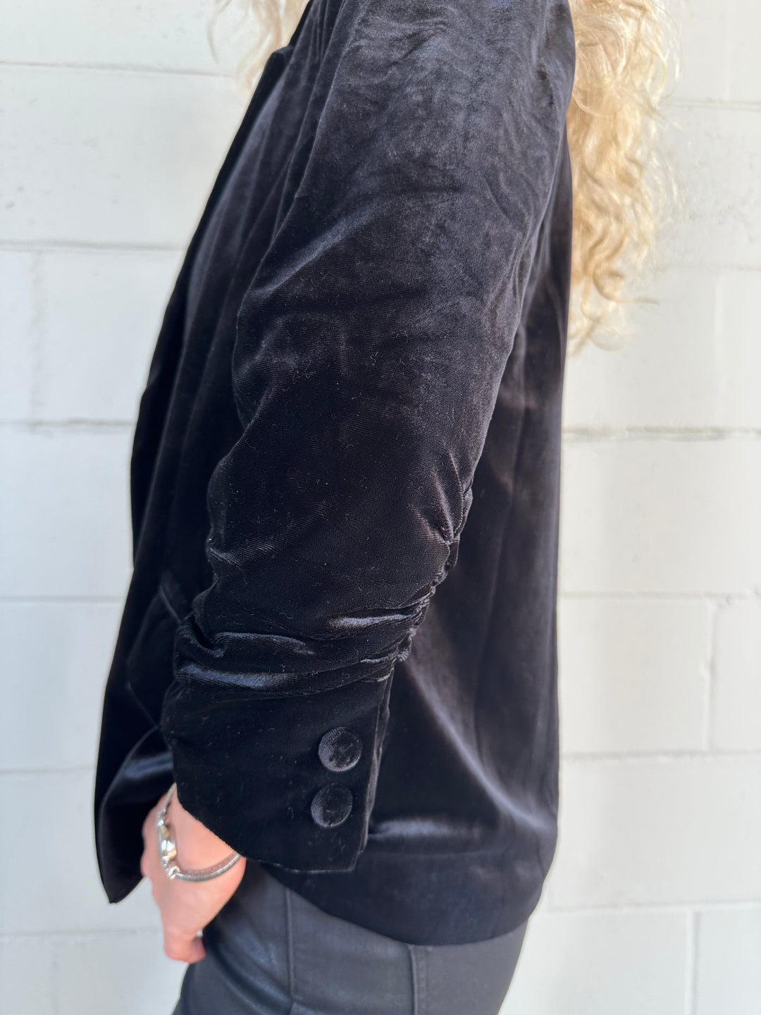 Velvet Scrunch Sleeve Blazer - Black