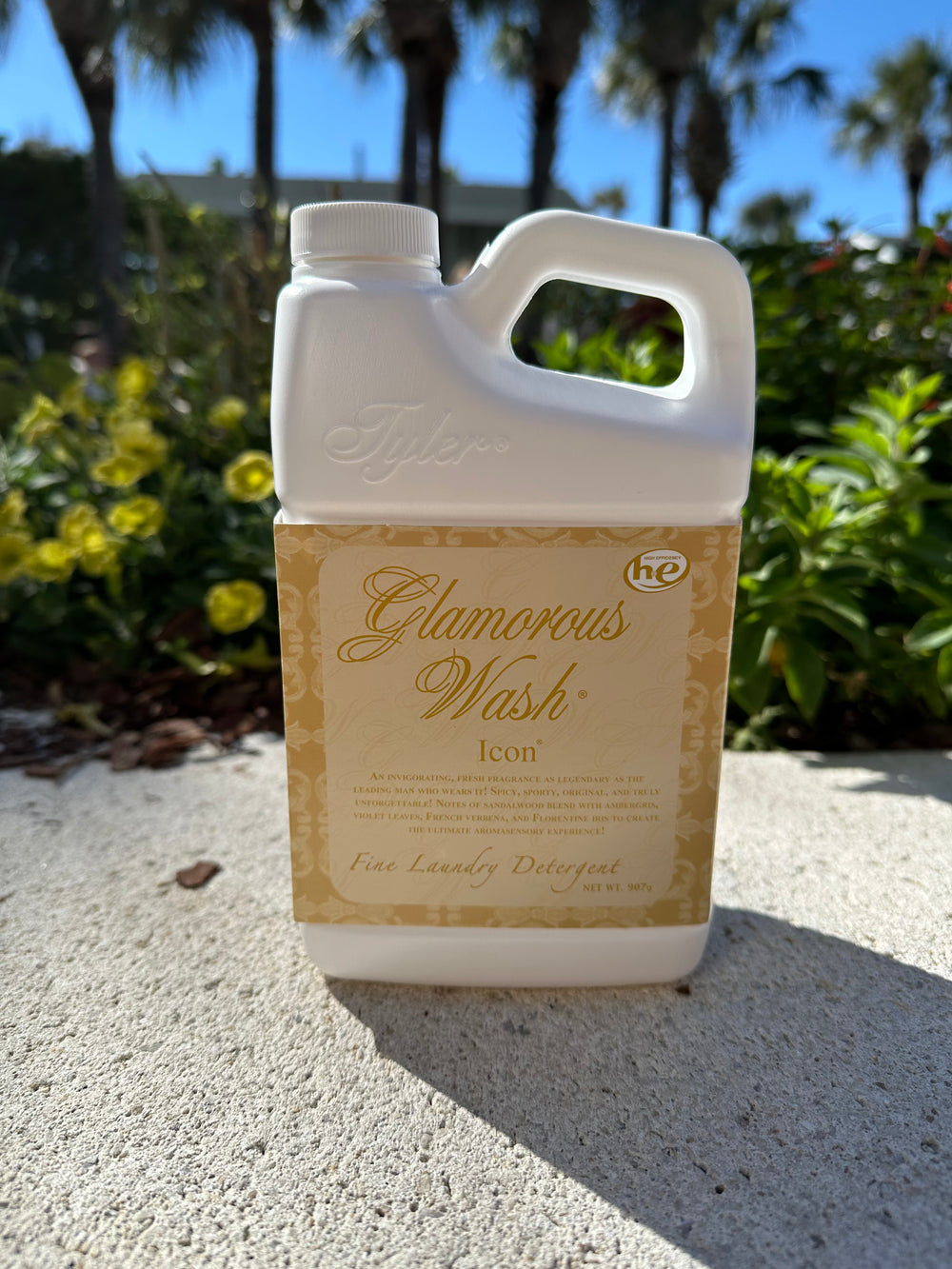 Tyler Candle Co Glamorous Wash Icon Scent 907g