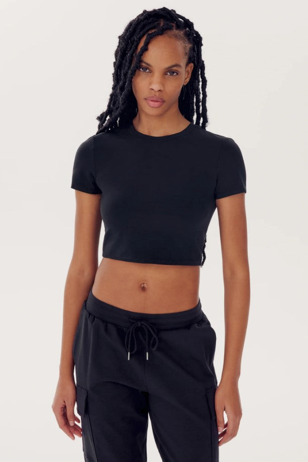 Airweight Short Sleeve Crop - Black