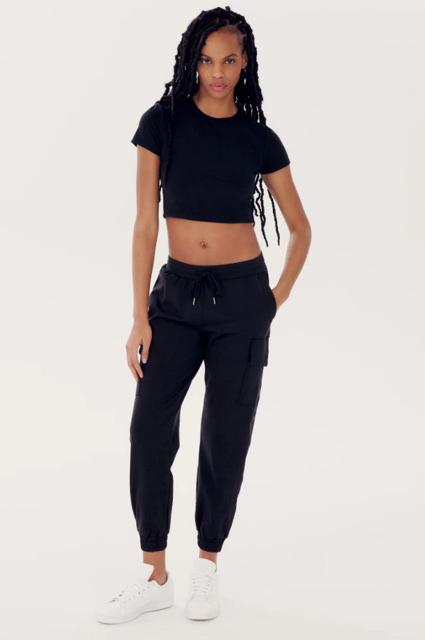 Airweight Short Sleeve Crop - Black