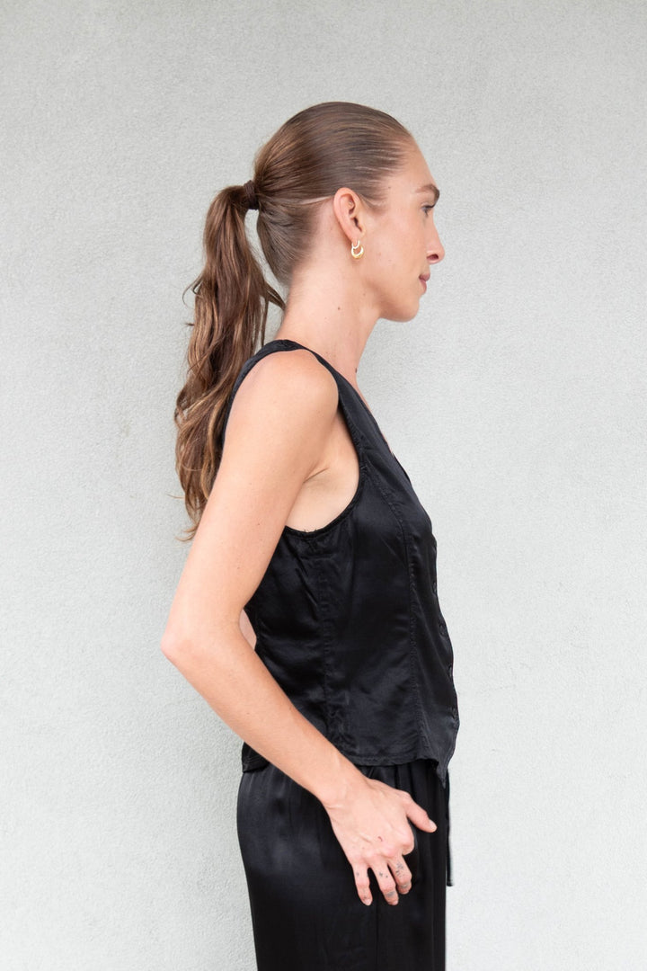 Bay Silky Vest - Black - Jaffi&