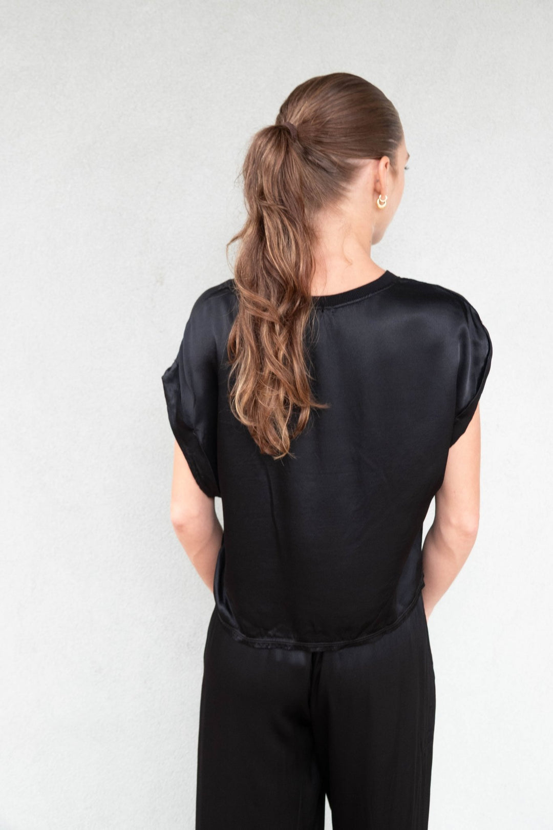 Beverly Satin Top - Black - Jaffi&