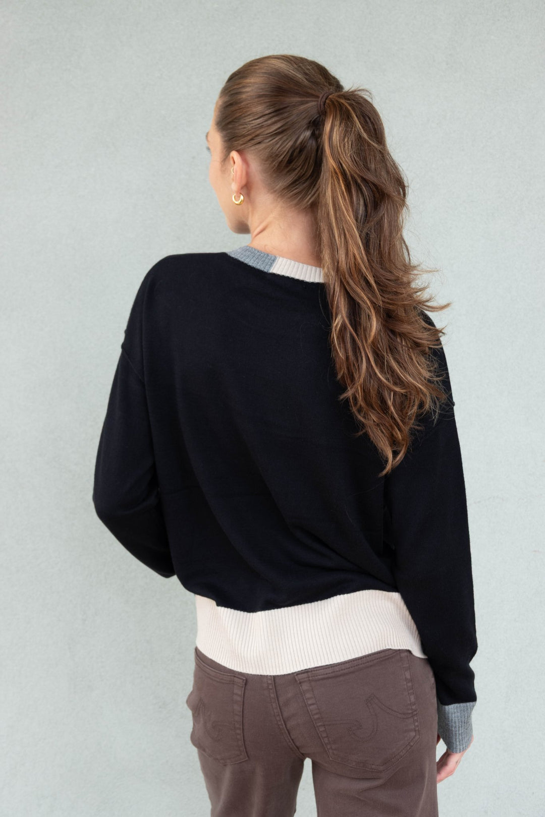 Bold Block Cashmere Blend Sweater - Black - Jaffi&