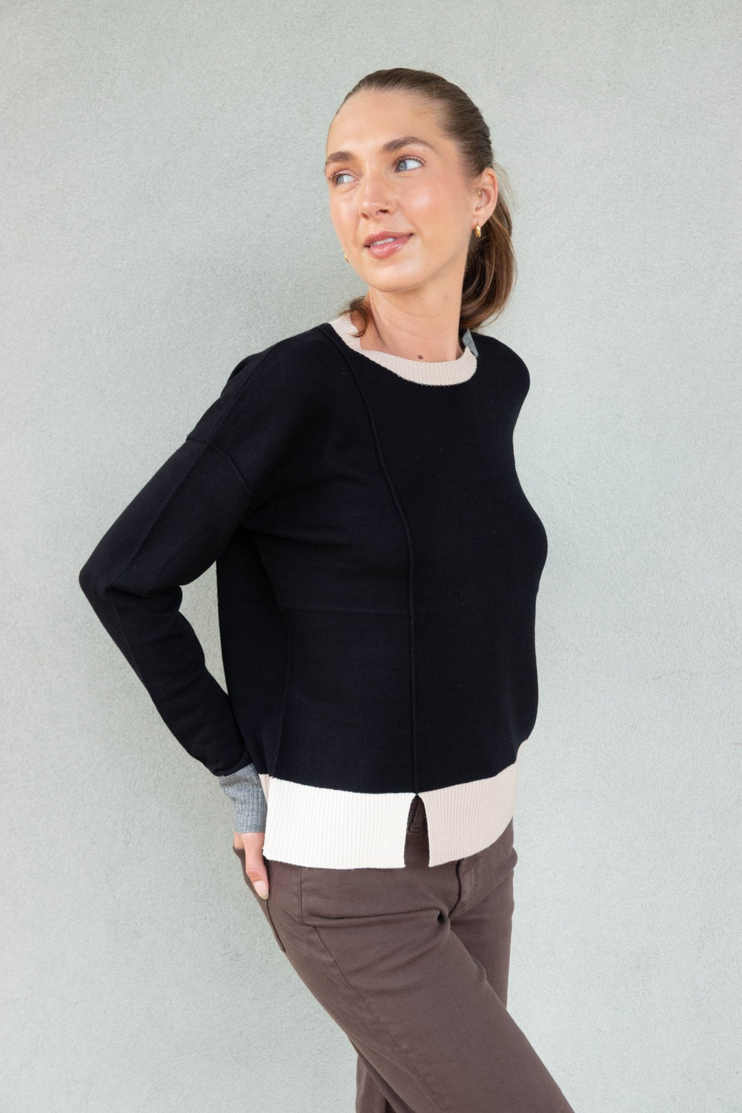 Bold Block Cashmere Blend Sweater - Black - Jaffi&