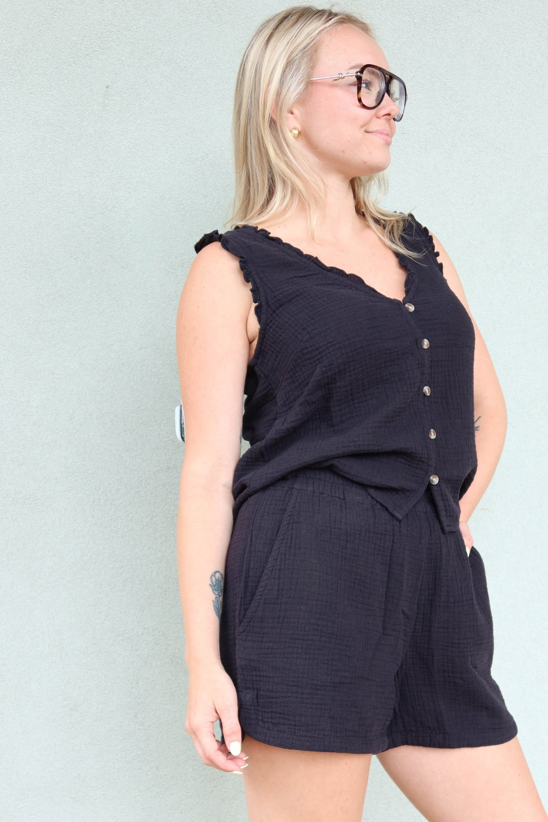 Breanna Gauze Tank - Black - Jaffi's