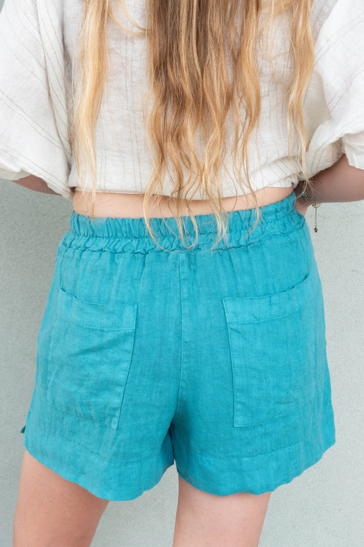 Button Detail Pocket Short - Capri - Jaffi&