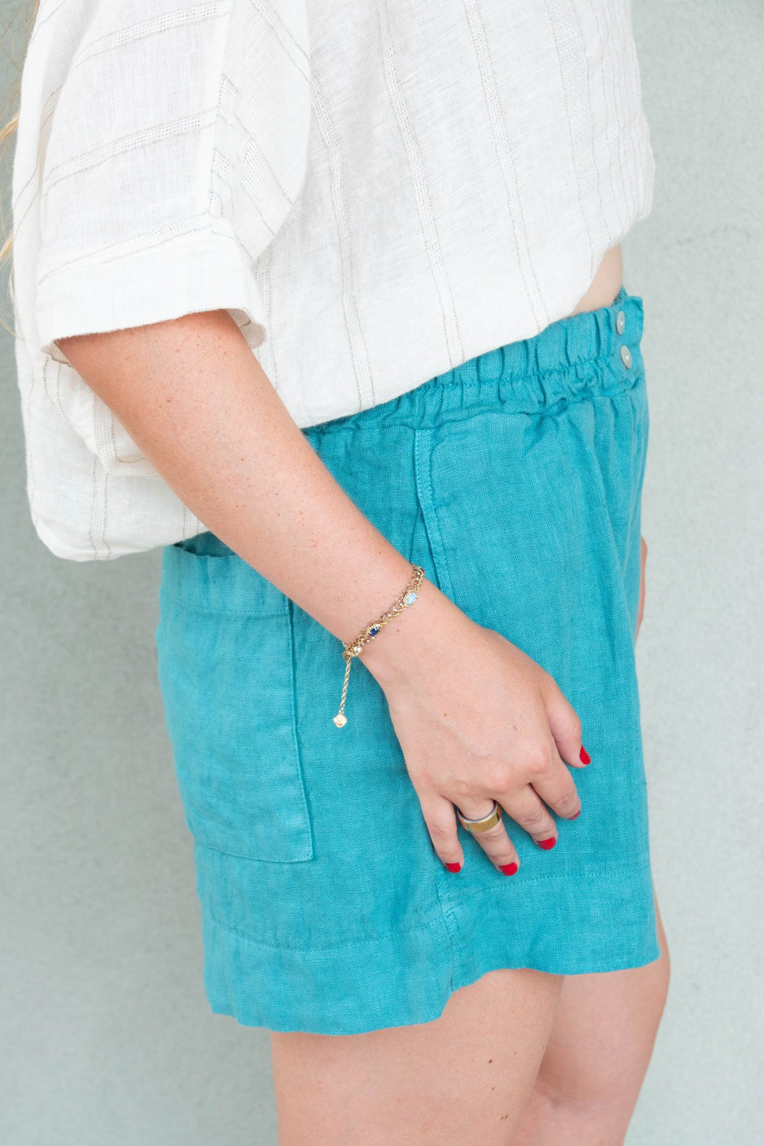 Button Detail Pocket Short - Capri - Jaffi&