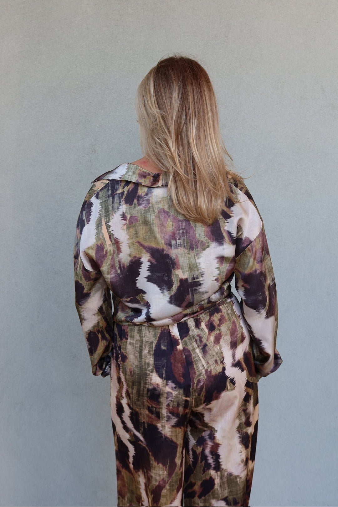 Button Down Long Sleeve Tie Top - Watercolor Green/Brown - Jaffi&