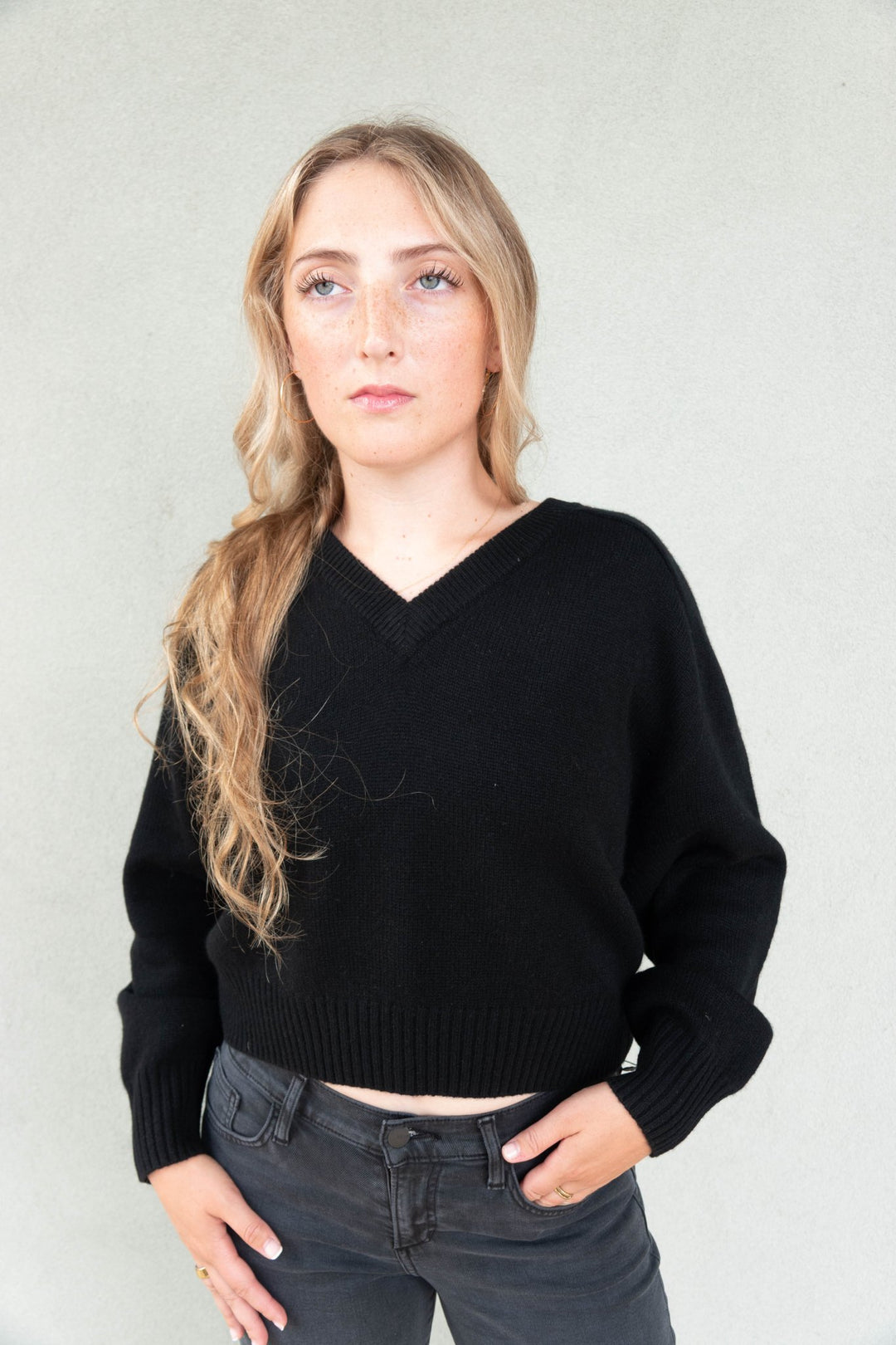 Crystal V Neck Cashmere Sweater - Jaffi's