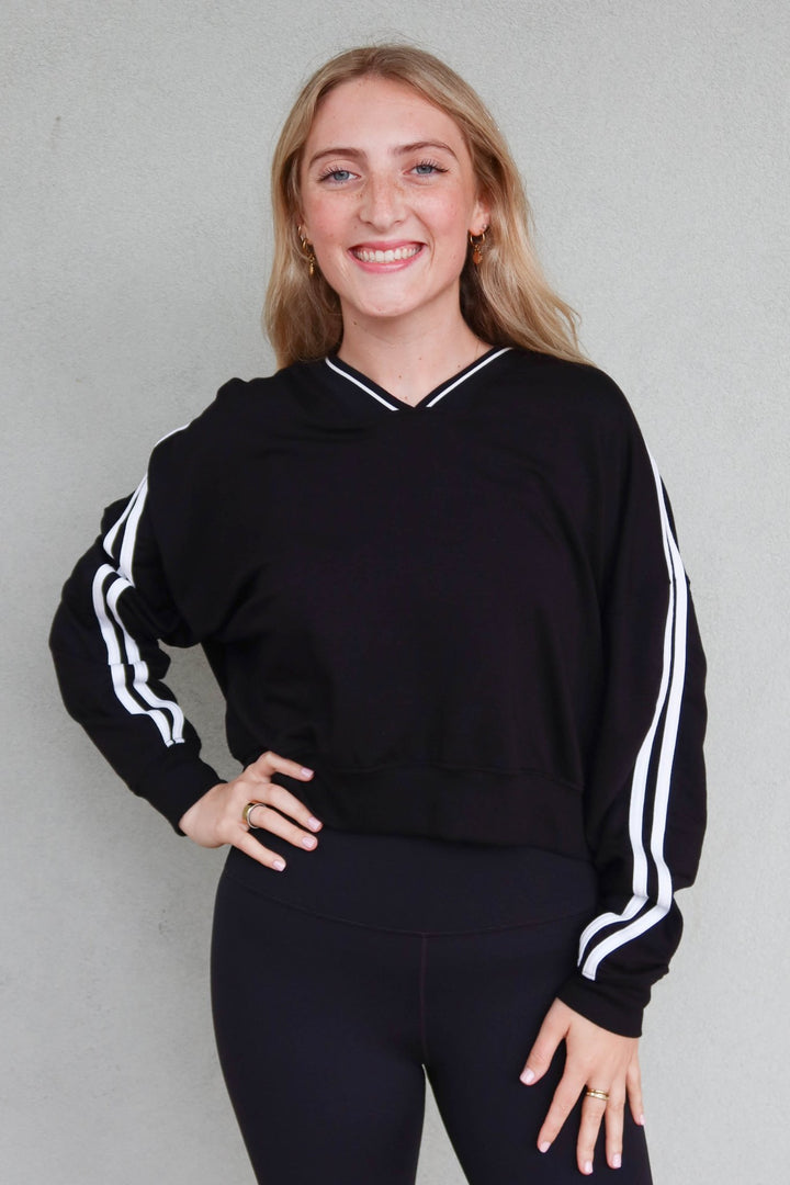 Ellie Fleece V Neck Sweatshirt - Black/White - Jaffi's