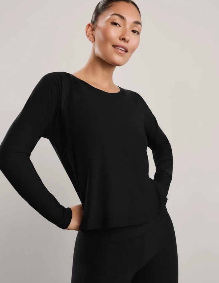 Featherweight Daydreamer Pullover - Darkest Night - Jaffi&