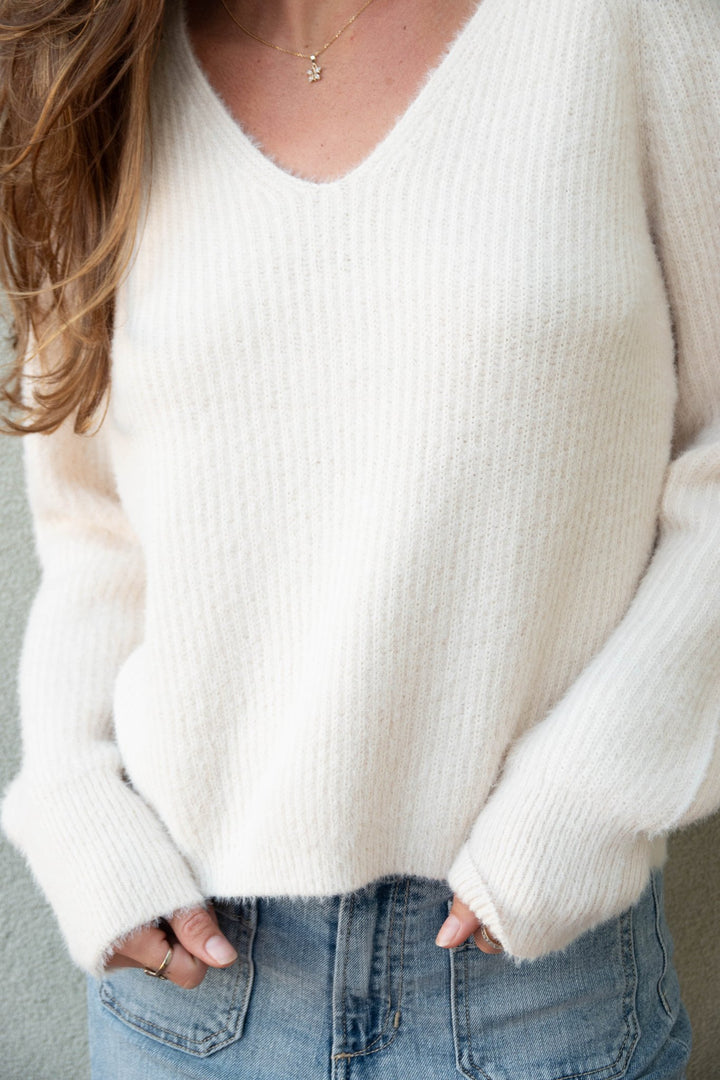 Filomena V Neck Sweater - Cream - Jaffi&