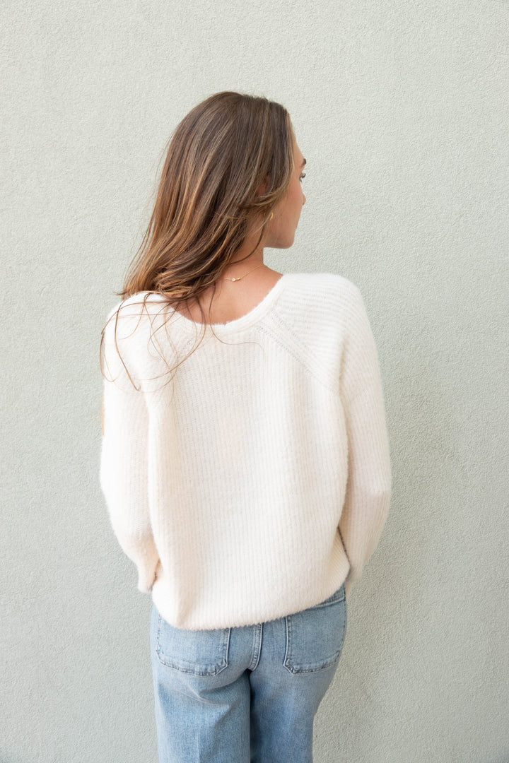 Filomena V Neck Sweater - Cream - Jaffi&