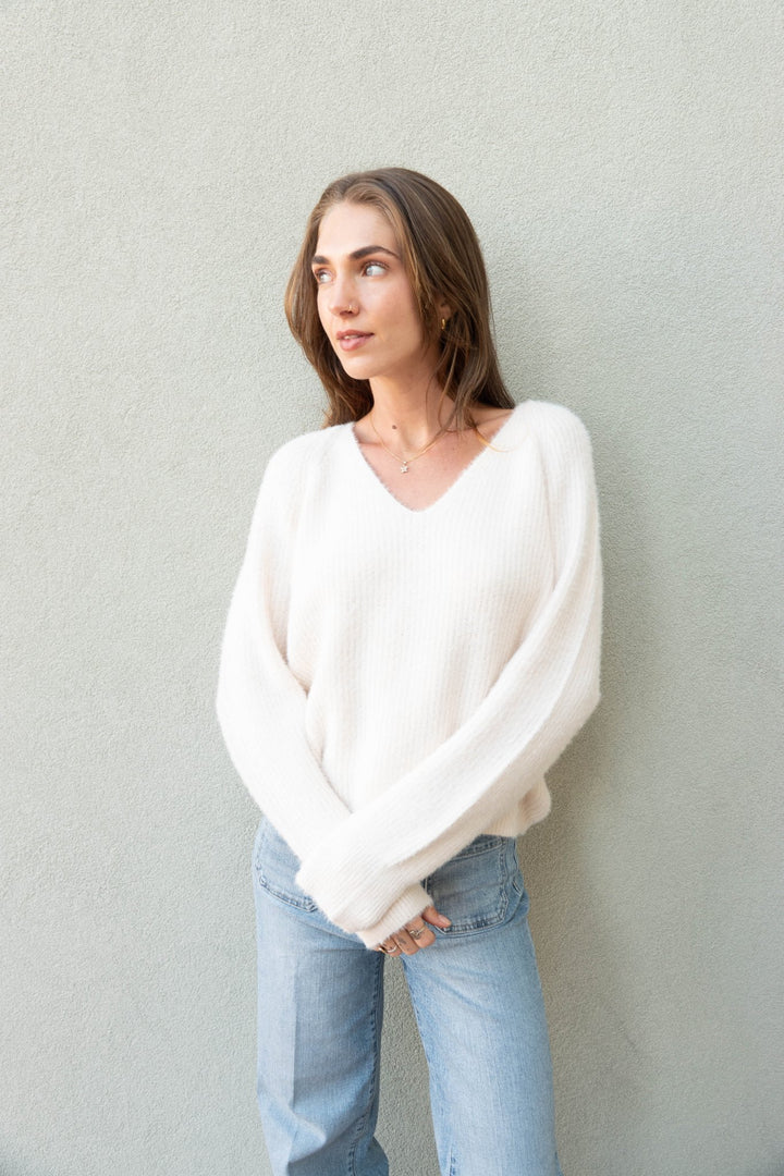 Filomena V Neck Sweater - Cream - Jaffi&