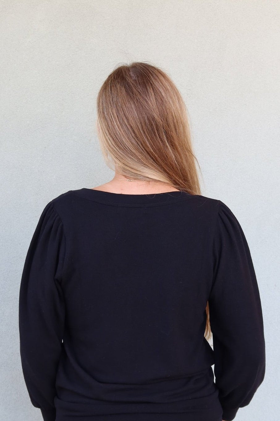 Gabriella V Neck Top - Black - Jaffi&