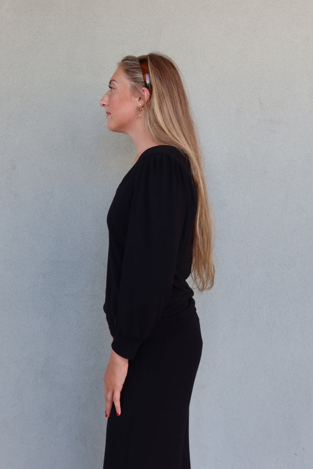 Gabriella V Neck Top - Black - Jaffi&