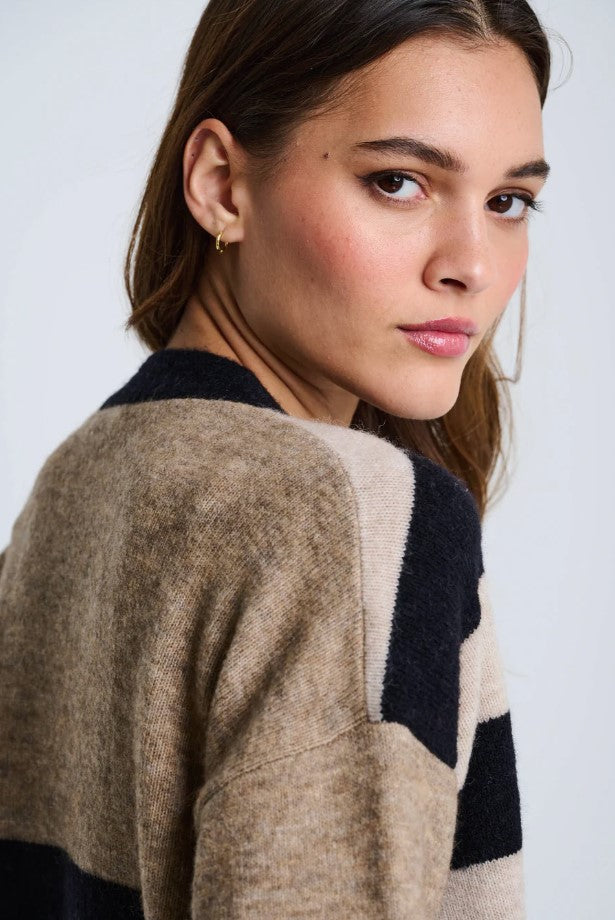 The Graduate Sweater - Camel