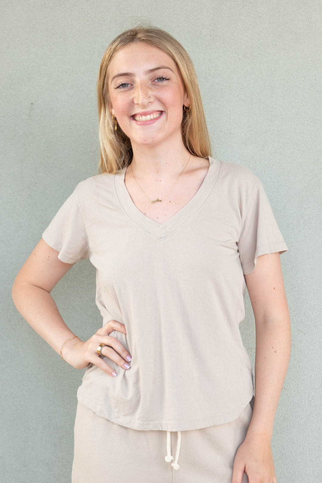 Hendrix Boxy V Neck Tee - Driftwood - Jaffi's