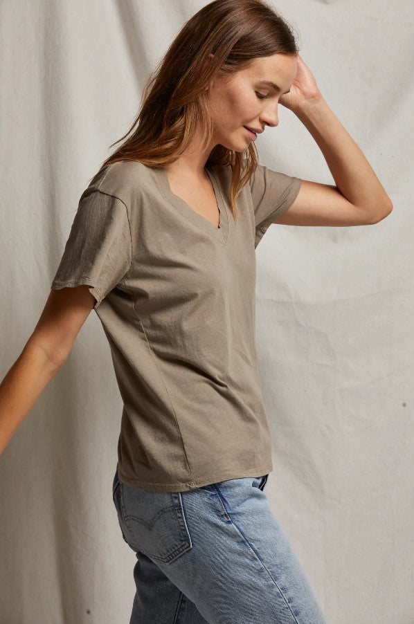 Hendrix Boxy V Neck Tee - Mushroom