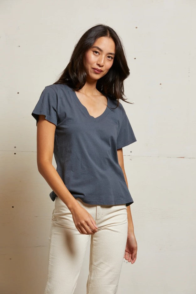 Hendrix Boxy V Neck Tee - Night