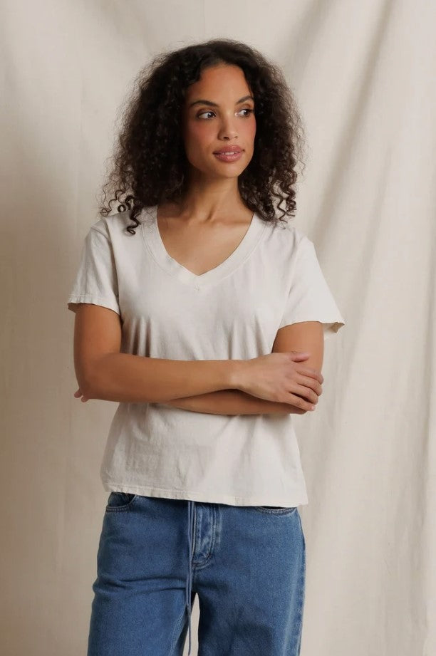 Hendrix Boxy V Neck Tee - Whitecap Grey
