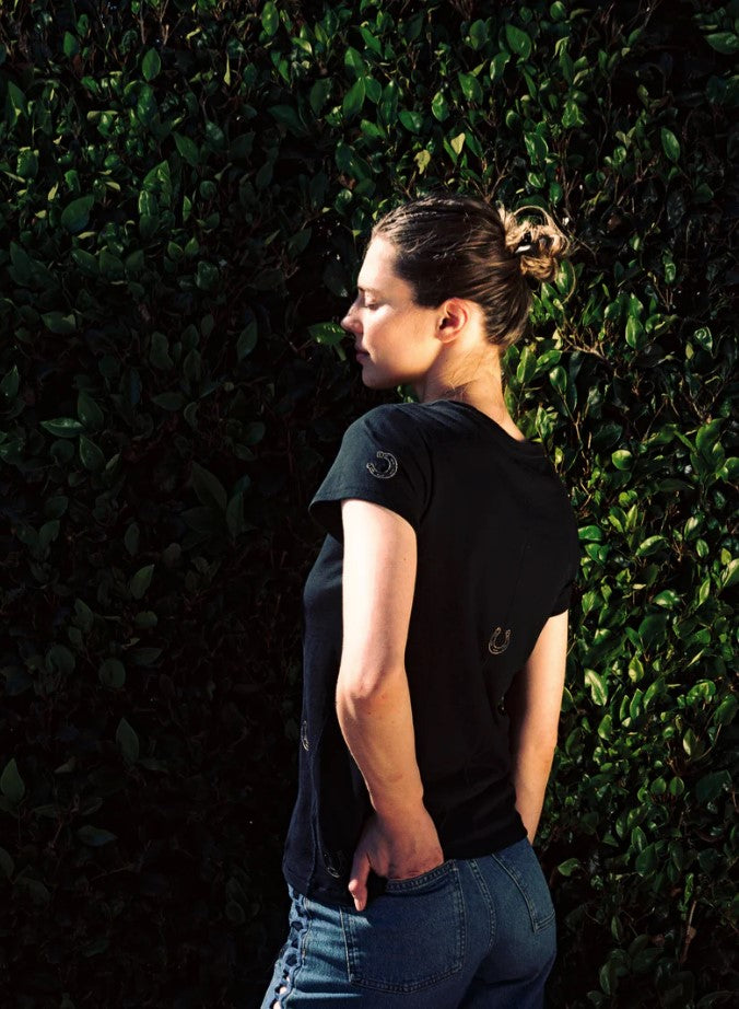 Embroidered Horseshoe Tee - Black