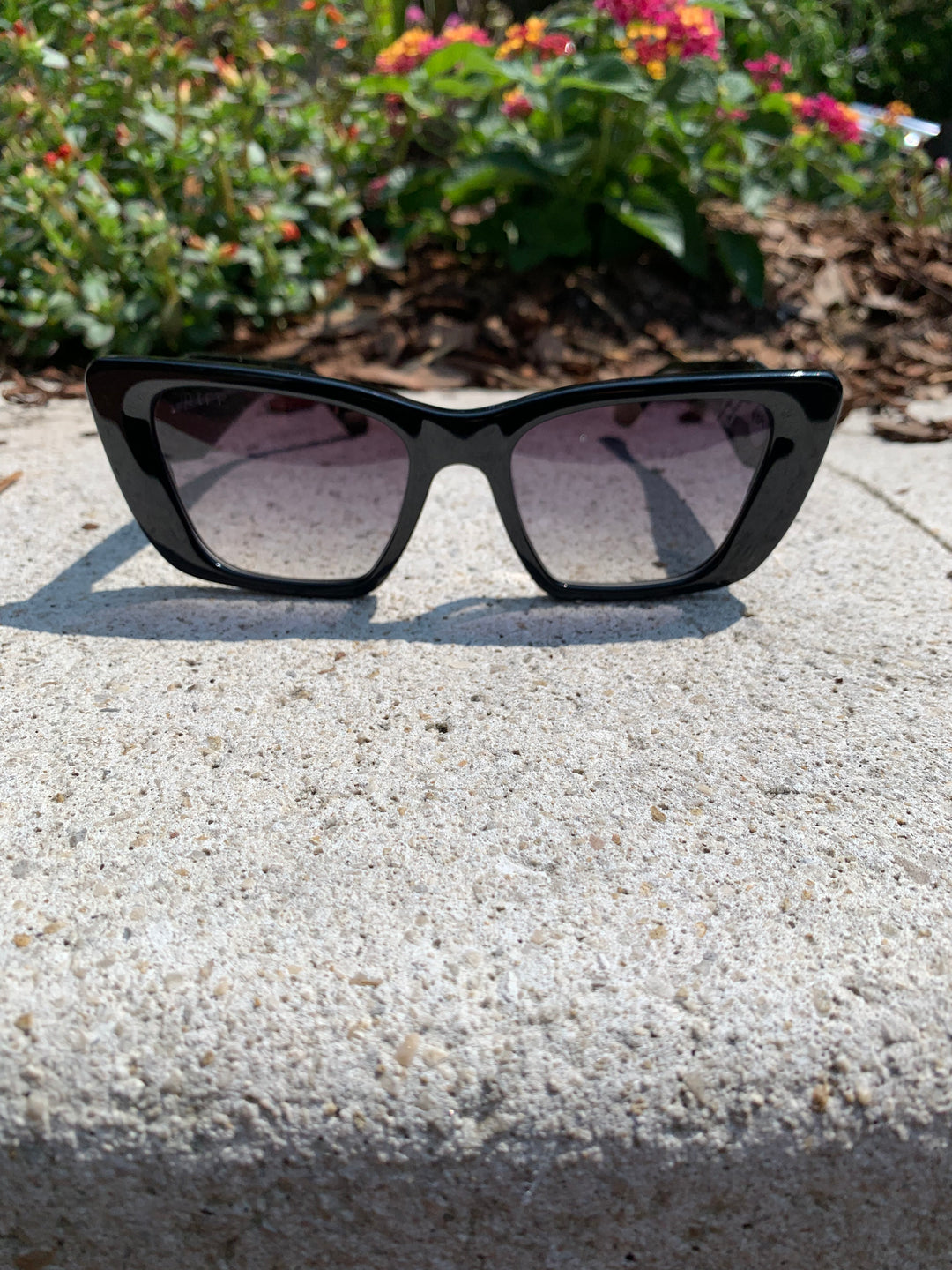 Aura Sunglasses - Black + Grey Gradient Diff Eyewear