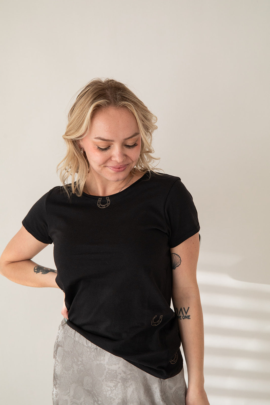 Embroidered Horseshoe Tee - Black