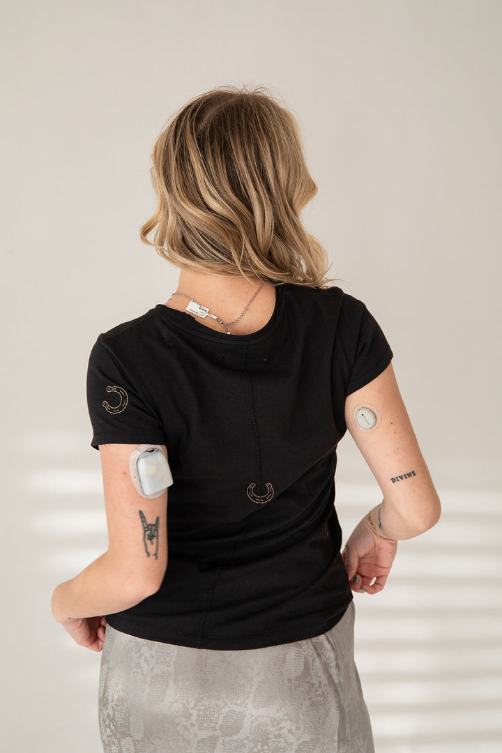 Embroidered Horseshoe Tee - Black