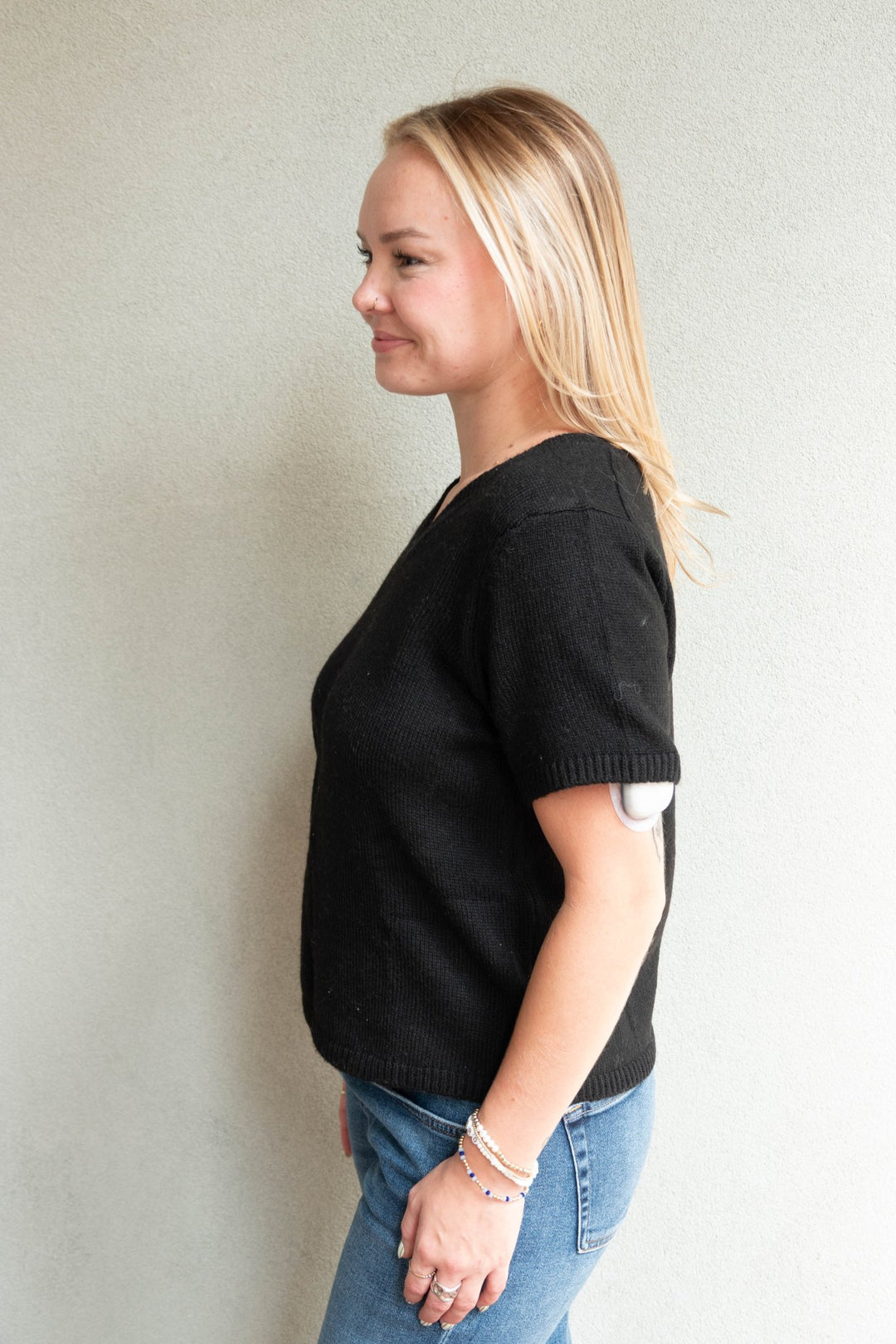 Leo V Neck Sweater - Black - Jaffi&