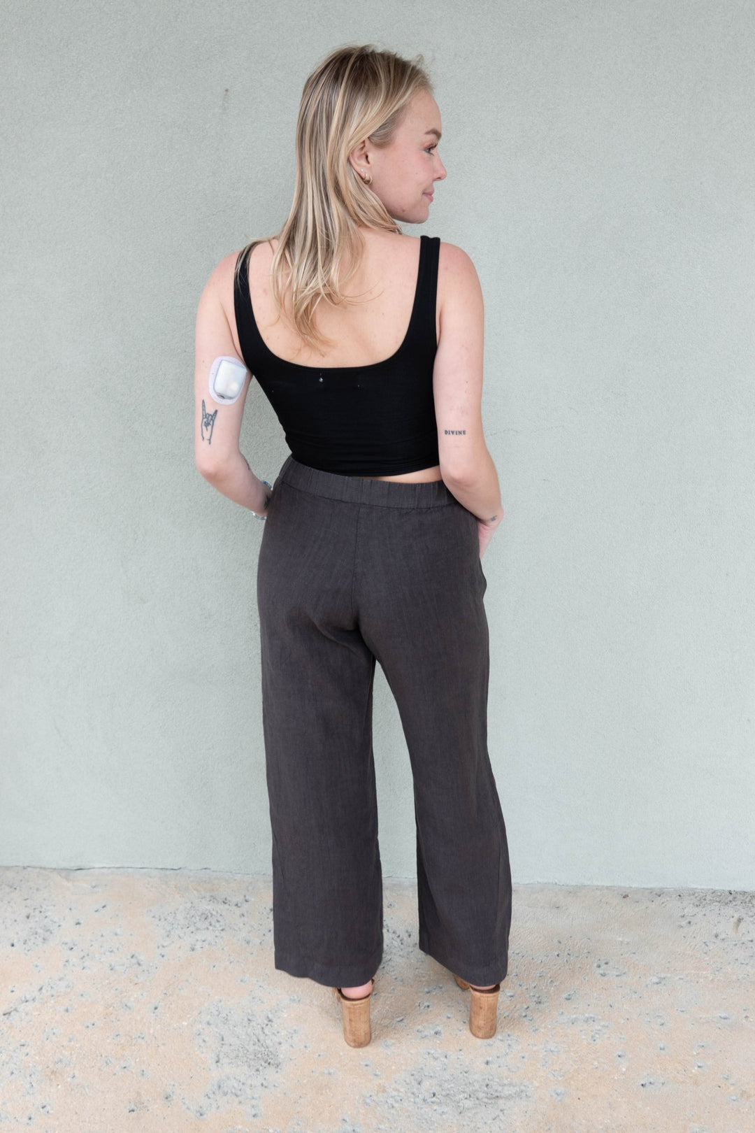 Linen Drawstring Crop Pant - Caviar - Jaffi's