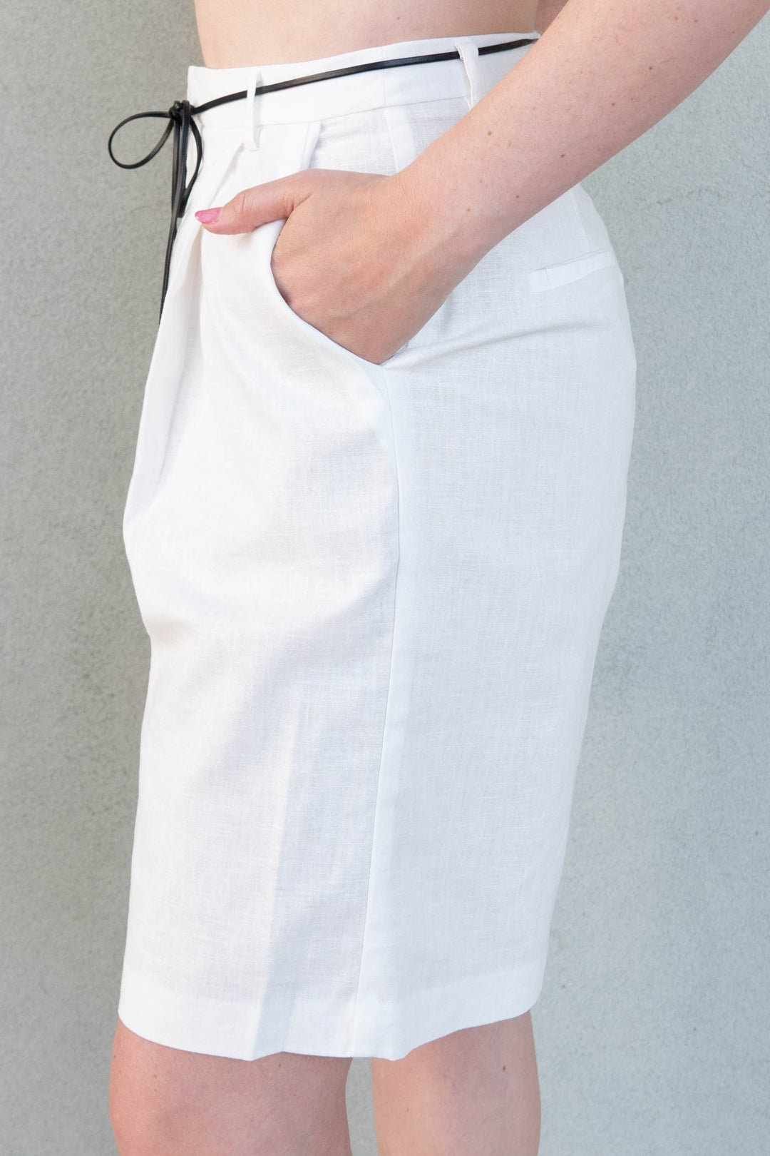 Lottie Relaxed Short - White/Black - Jaffi's