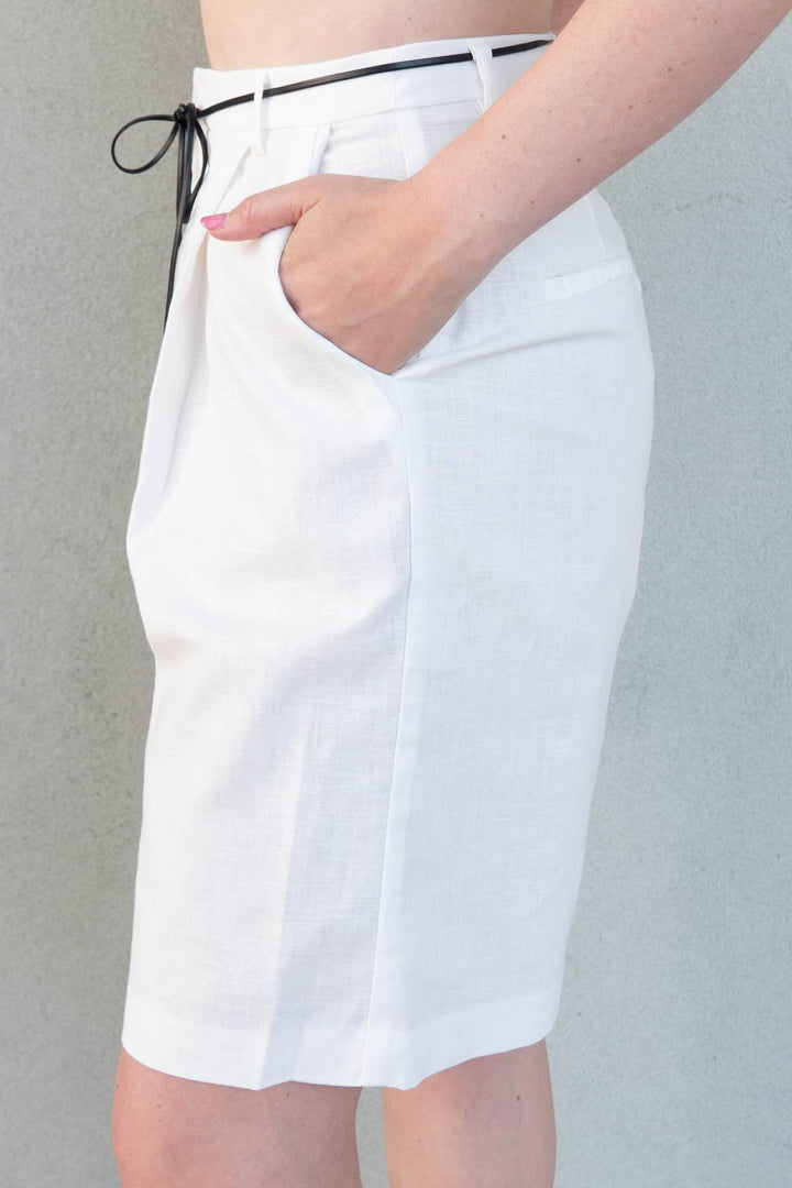 Lottie Relaxed Short - White/Black - Jaffi's