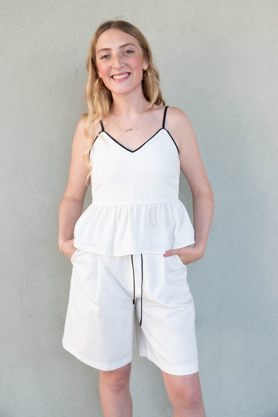 Lottie Relaxed Short - White/Black - Jaffi's