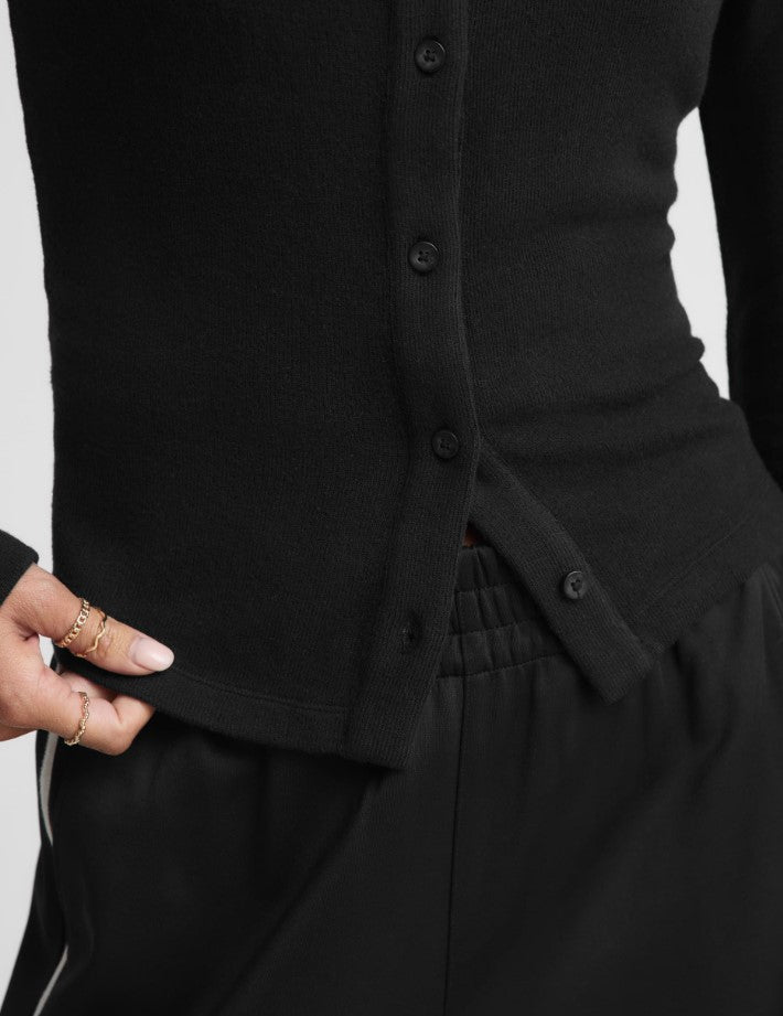 LuxeLayer Fitted Cardigan - Black - Jaffi&