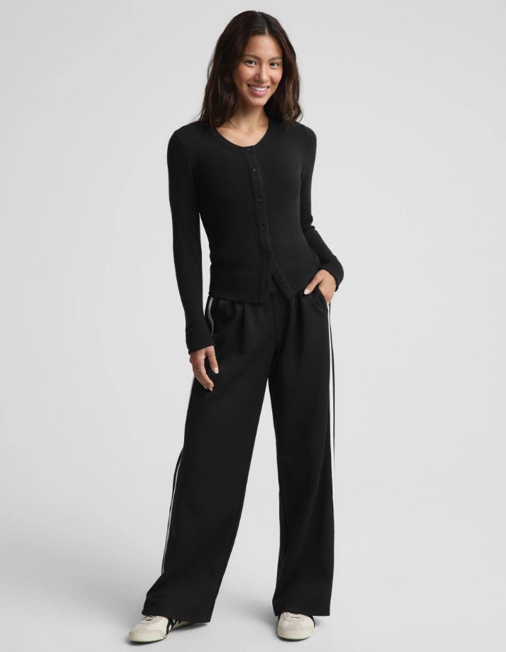 LuxeLayer Fitted Cardigan - Black - Jaffi&