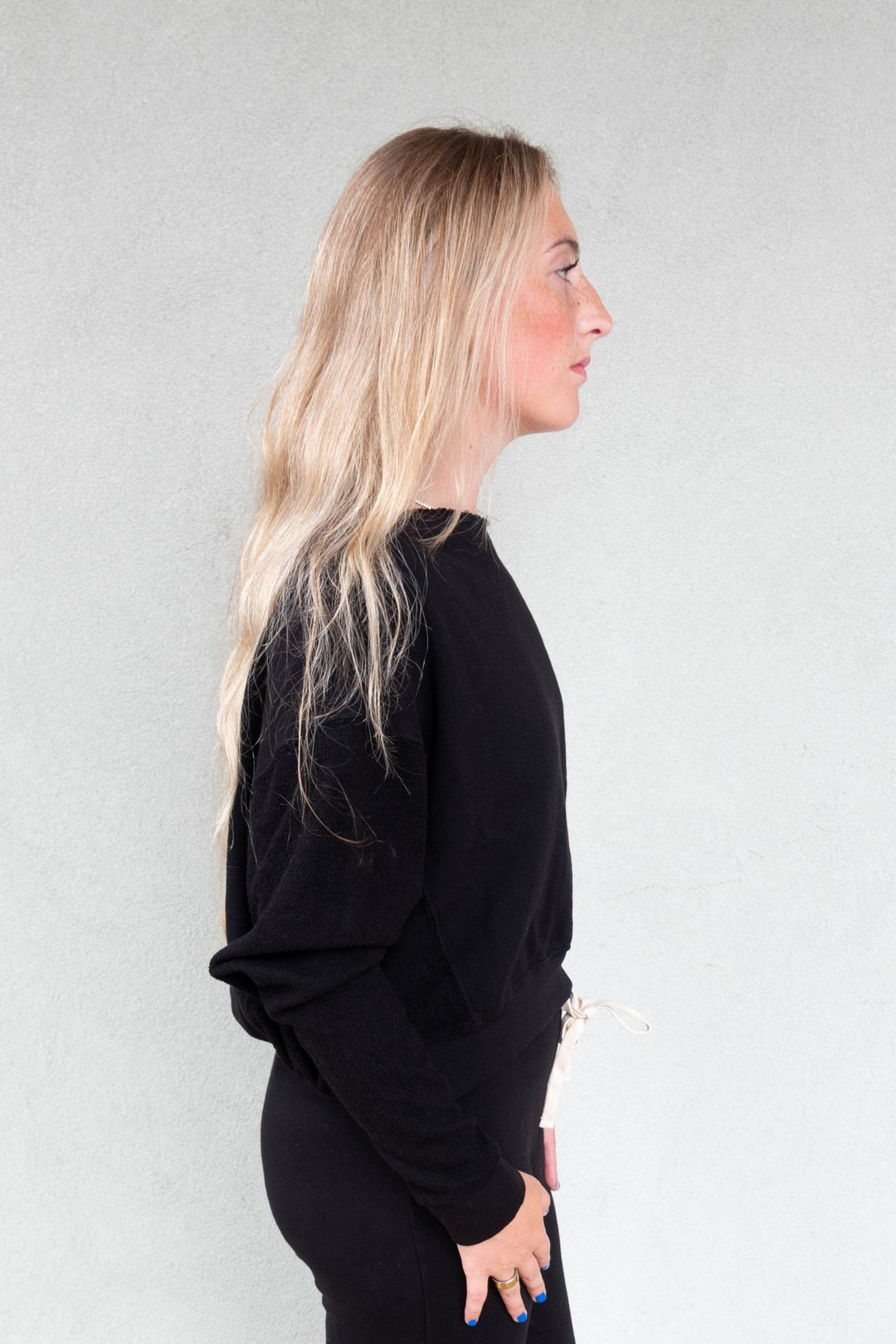 Maggie Off Shoulder Pullover - Black - Jaffi&