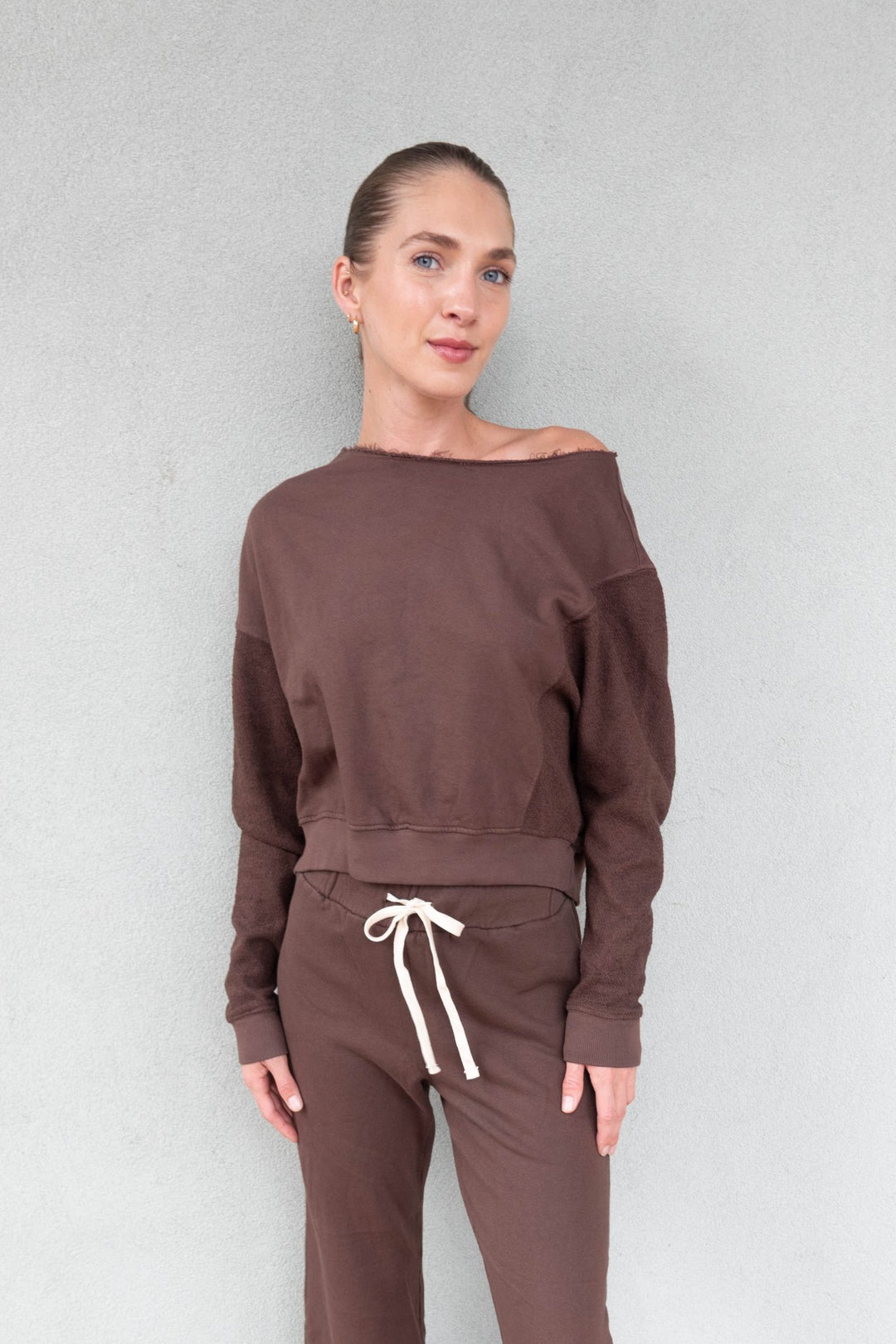 Maggie Off Shoulder Pullover - Coffee - Jaffi's