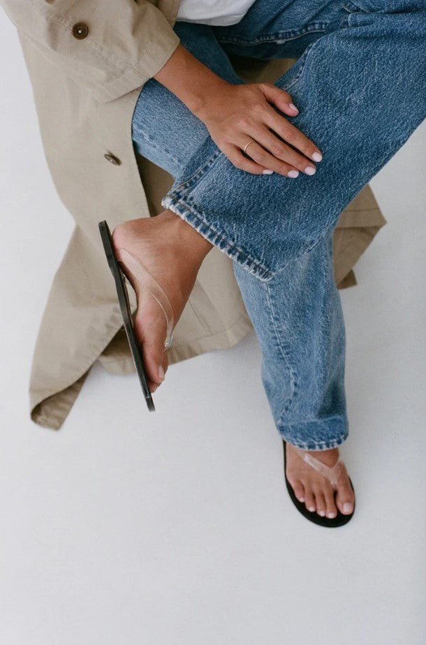 Olsen Flip Flop - Clear/Black - Jaffi's