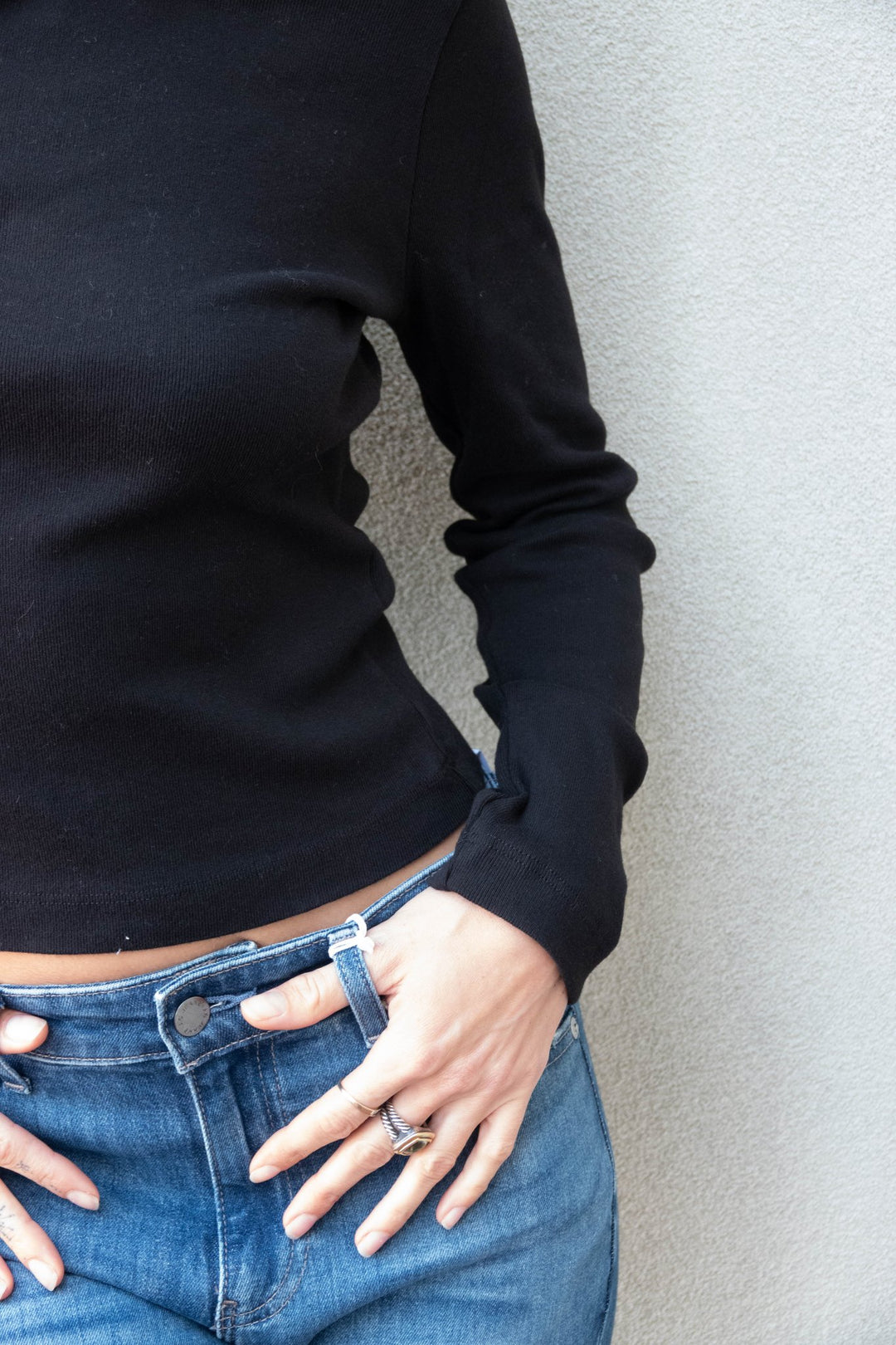 Orion Cropped Long Sleeve Tee - Black - Jaffi&